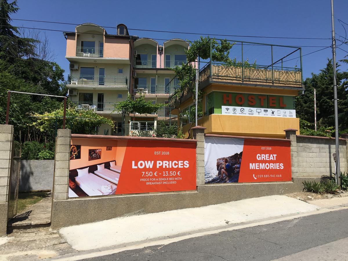 Royal Hostel Warna Exterior foto